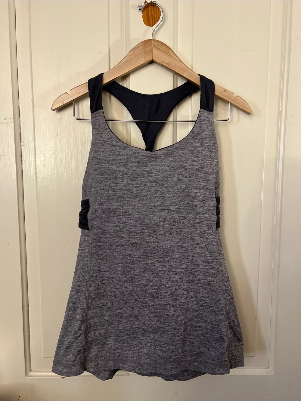 Lululemon Spin Me Tank Top in Heathered Coal Grey Size 8 Women’s